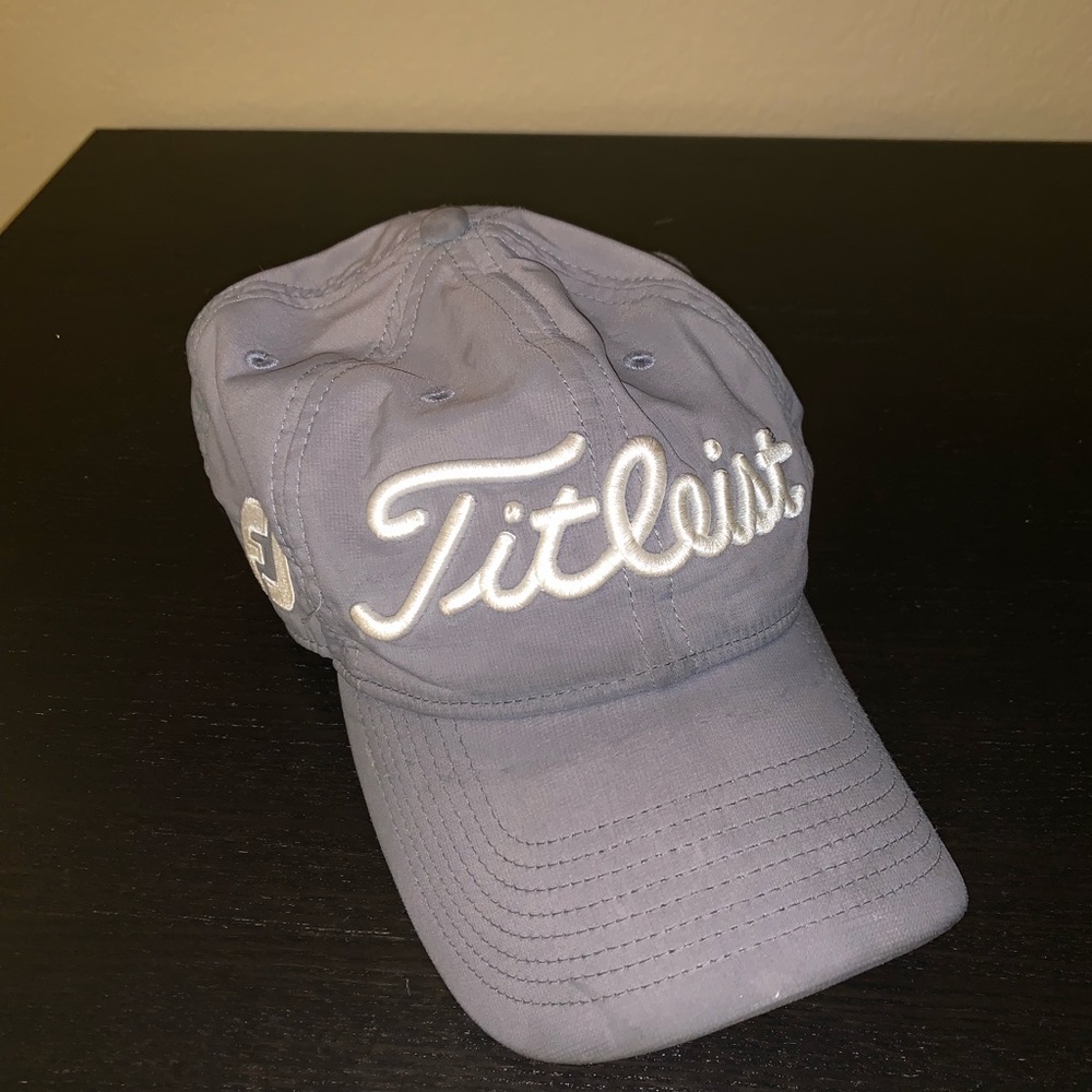 Titleist pro v1 golf hat